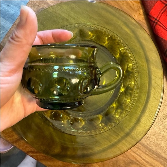 Vintage Indiana Glass Kings Crown Thumbprint Dinner Plate and Cup Set - Picture 4 of 11